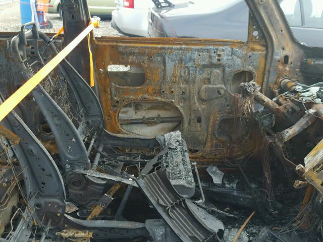 JTLKT334264093853 - 2006 TOYOTA SCION XB BURN photo 5