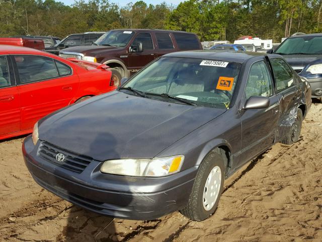 JT2BG22K9X0370283 - 1999 TOYOTA CAMRY LE BROWN photo 2