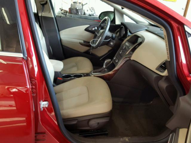 1G4PP5SK6E4109175 - 2014 BUICK VERANO RED photo 5