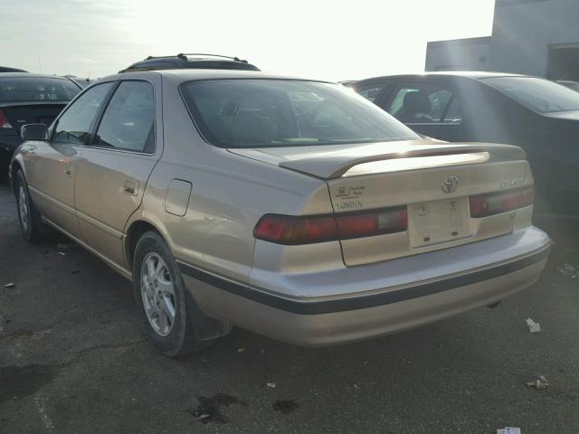 JT2BF28K4X0184371 - 1999 TOYOTA CAMRY LE TAN photo 3