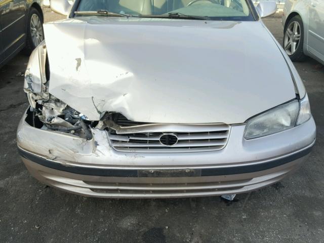 JT2BF28K4X0184371 - 1999 TOYOTA CAMRY LE TAN photo 7