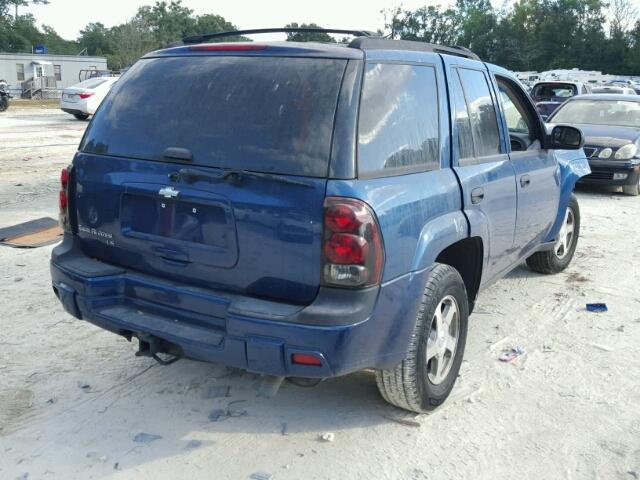 1GNDS13S252156557 - 2005 CHEVROLET TRAILBLAZE BLUE photo 4