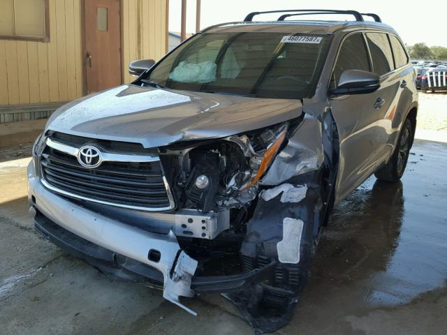 5TDKKRFH1FS119153 - 2015 TOYOTA HIGHLANDER SILVER photo 2