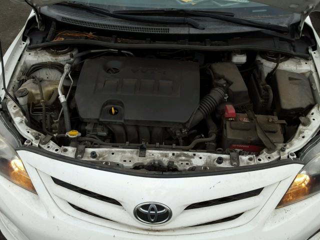 5YFBU4EE7DP146111 - 2013 TOYOTA COROLLA BA WHITE photo 7