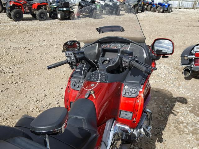 1HFSC47H88A701321 - 2008 HONDA GL1800 RED photo 5