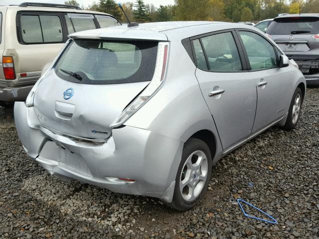 1N4AZ0CP7DC405589 - 2013 NISSAN LEAF S SILVER photo 4