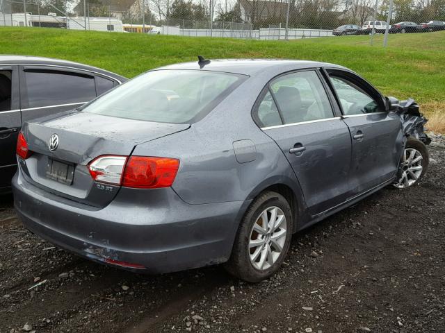 3VWDP7AJ3DM383753 - 2013 VOLKSWAGEN JETTA SE GRAY photo 4