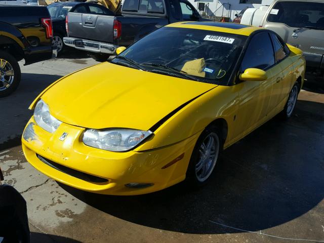 1G8ZY12701Z104060 - 2001 SATURN SC2 YELLOW photo 2