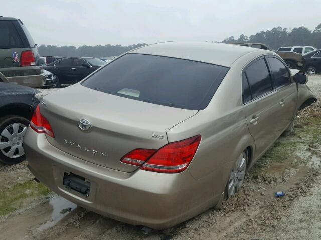 4T1BK36B56U127840 - 2006 TOYOTA AVALON XL GOLD photo 4