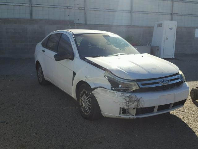 1FAHP35N28W217942 - 2008 FORD FOCUS SE WHITE photo 1