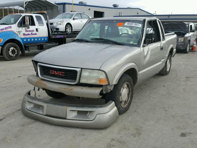 1GTCS19W728179856 - 2002 GMC SONOMA GOLD photo 2