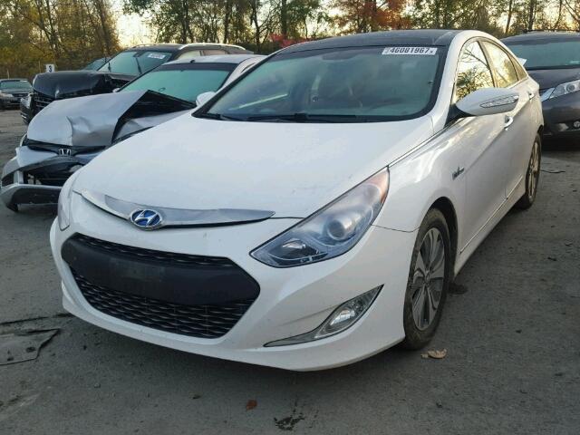 KMHEC4A44FA127760 - 2015 HYUNDAI SONATA HYB WHITE photo 2