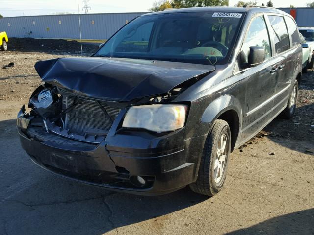 2A4RR5D15AR346348 - 2010 CHRYSLER TOWN & COU BLACK photo 2