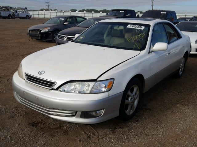 JT8BF28G010341497 - 2001 LEXUS ES 300 WHITE photo 2