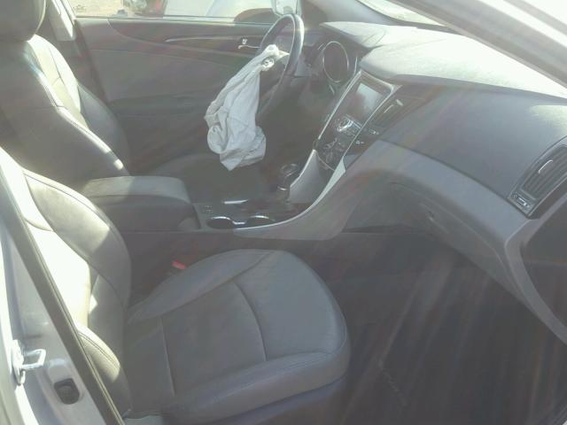 5NPEC4AC4DH611008 - 2013 HYUNDAI SONATA SE 黑色 照片 5