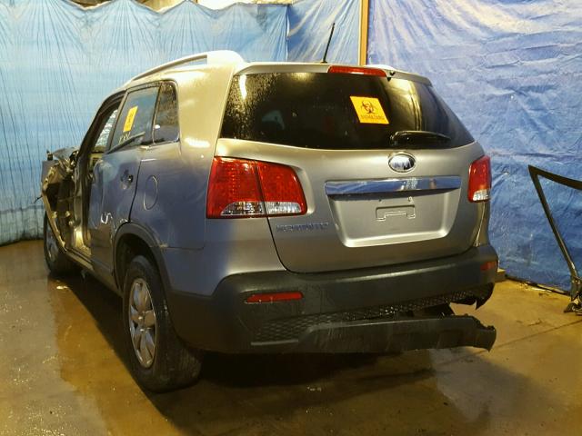 5XYKTDA27DG404288 - 2013 KIA SORENTO LX SILVER photo 3