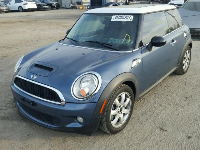 WMWMF7C54ATZ71659 - 2010 MINI COOPER S BLUE photo 2