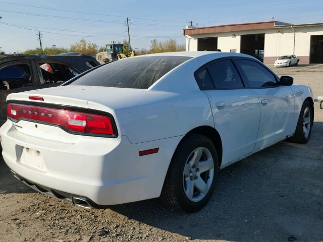 2C3CDXAT1DH521902 - 2013 DODGE CHARGER WHITE photo 4