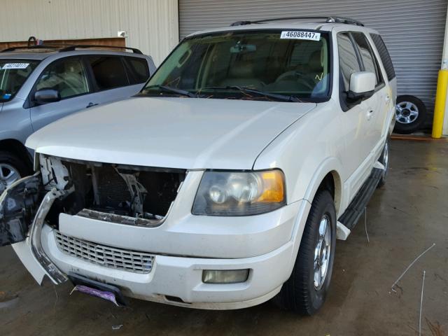 1FMFU19585LA03670 - 2005 FORD EXPEDITION WHITE photo 2