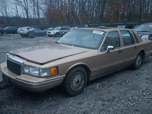 1LNCM83W9MY745378 - 1991 LINCOLN TOWN CAR GOLD photo 2