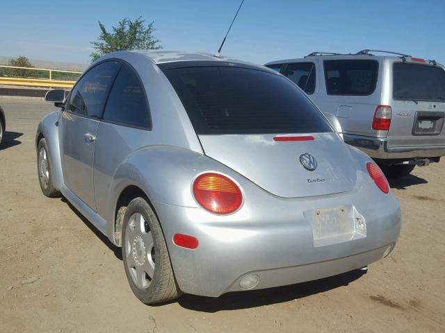3VWCD21C8XM470531 - 1999 VOLKSWAGEN NEW BEETLE 银色 照片 3