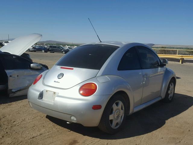 3VWCD21C8XM470531 - 1999 VOLKSWAGEN NEW BEETLE 银色 照片 4