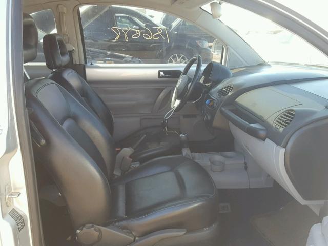 3VWCD21C8XM470531 - 1999 VOLKSWAGEN NEW BEETLE 银色 照片 5