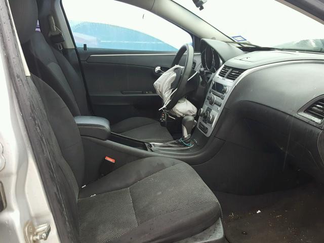 1G1ZC5E09CF354968 - 2012 CHEVROLET MALIBU 1LT SILVER photo 5