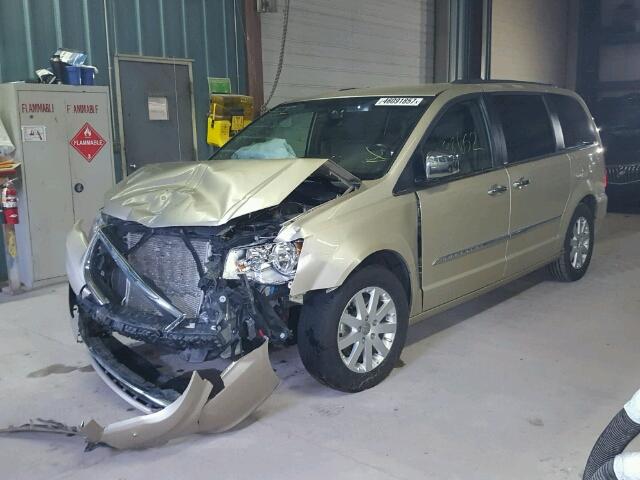 2C4RC1CG3CR138199 - 2012 CHRYSLER TOWN & COU TAN photo 2