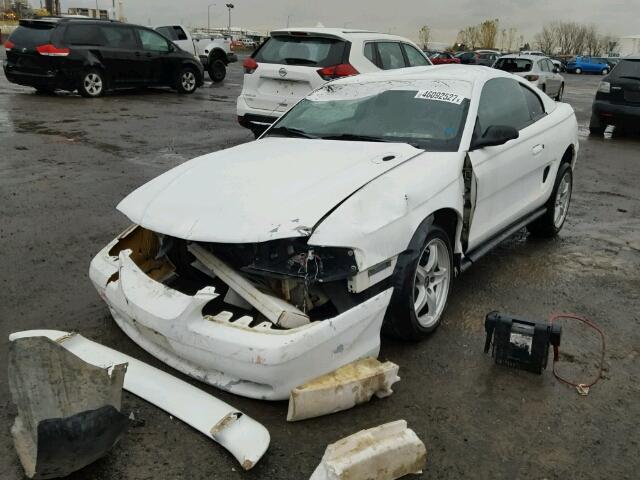 1FAFP4045WF199798 - 1998 FORD MUSTANG WHITE photo 2