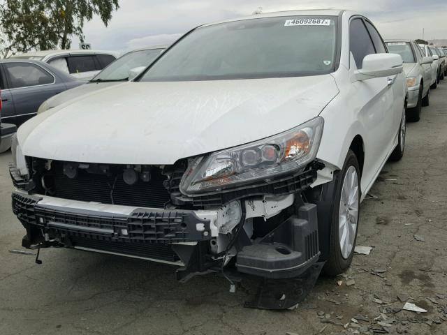 1HGCR3F97FA004089 - 2015 HONDA ACCORD TOU WHITE photo 2