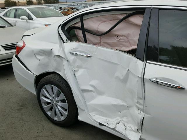 1HGCR3F97FA004089 - 2015 HONDA ACCORD TOU WHITE photo 9