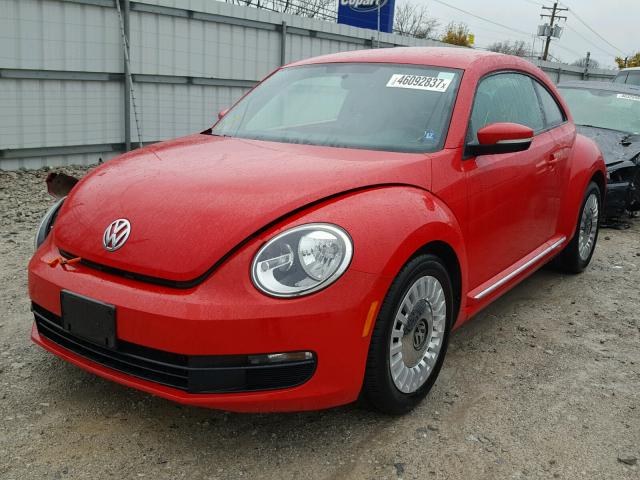 3VWJ07AT9EM661226 - 2014 VOLKSWAGEN BEETLE RED photo 2