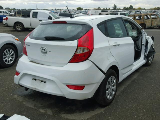 KMHCT5AE6GU291761 - 2016 HYUNDAI ACCENT SE WHITE photo 4