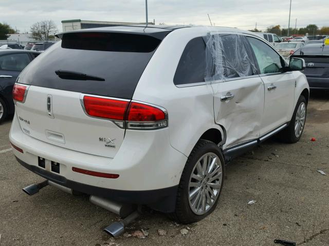 2LMDJ8JK8BBJ02385 - 2011 LINCOLN MKX WHITE photo 4