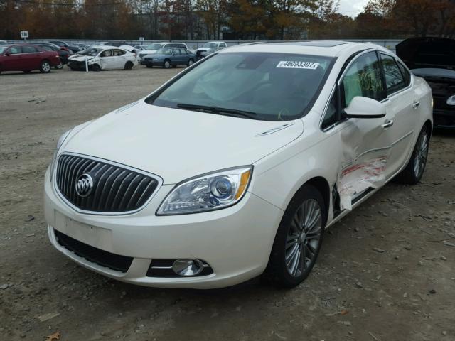 1G4PS5SK1F4107558 - 2015 BUICK VERANO WHITE photo 2