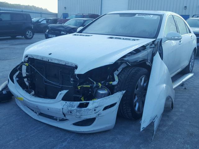 WDDNG71X57A124930 - 2007 MERCEDES-BENZ S 550 WHITE photo 2