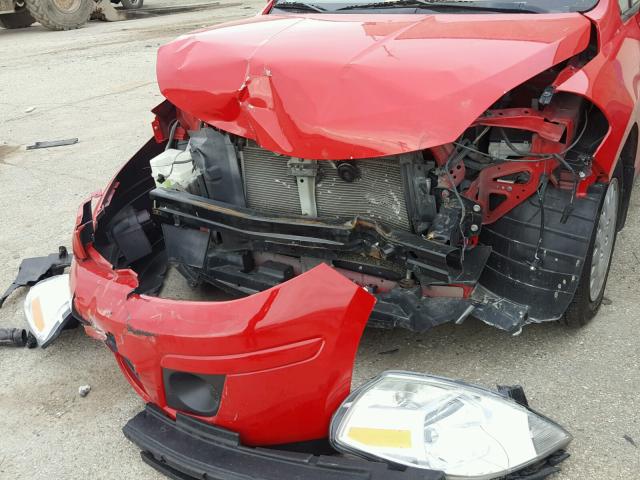 3N1BC13E29L365070 - 2009 NISSAN VERSA S RED photo 9