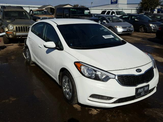 KNAFK4A65G5487818 - 2016 KIA FORTE LX WHITE photo 1