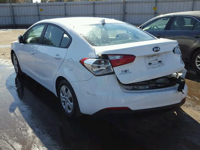 KNAFK4A65G5487818 - 2016 KIA FORTE LX WHITE photo 3