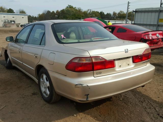 1HGCG1650YA048641 - 2000 HONDA ACCORD GOLD photo 3