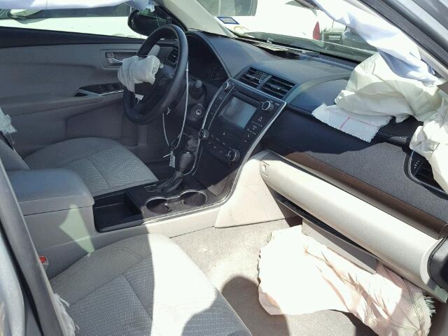 4T1BF1FK3FU894174 - 2015 TOYOTA CAMRY LE 银色 照片 5