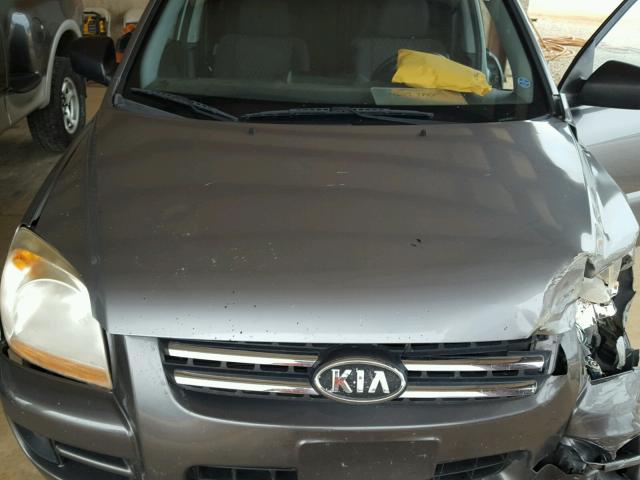 KNDJF724967213010 - 2006 KIA NEW SPORTA GRAY photo 7