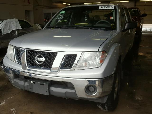 1N6AD0EV7AC440484 - 2010 NISSAN FRONTIER C SILVER photo 2