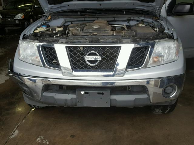 1N6AD0EV7AC440484 - 2010 NISSAN FRONTIER C SILVER photo 7