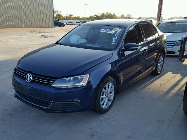 3VWD17AJXEM209133 - 2014 VOLKSWAGEN JETTA SE BLUE photo 2