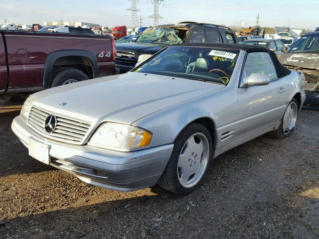 WDBFA68F4YF195188 - 2000 MERCEDES-BENZ SL 500 SILVER photo 2