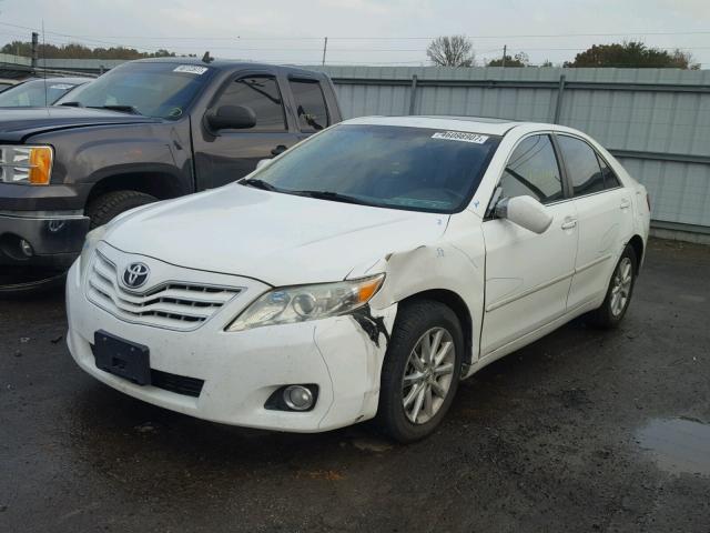 4T1BK3EK5AU603790 - 2010 TOYOTA CAMRY SE WHITE photo 2