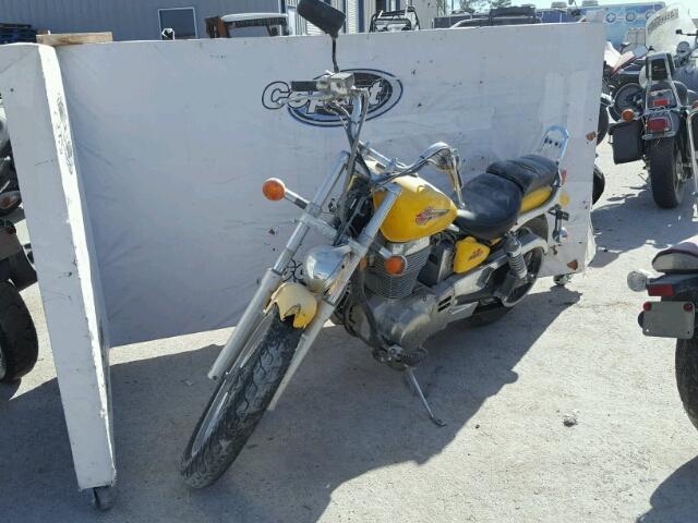 JS1NP41AXT2101677 - 1996 SUZUKI LS650 P YELLOW photo 2