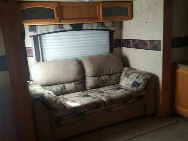 4YDT29723A1530376 - 2010 KEYSTONE SPRINGER 白色 照片 9